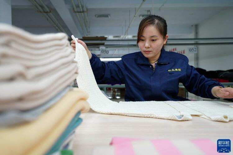 河北清河:羊绒制品进入产销旺季